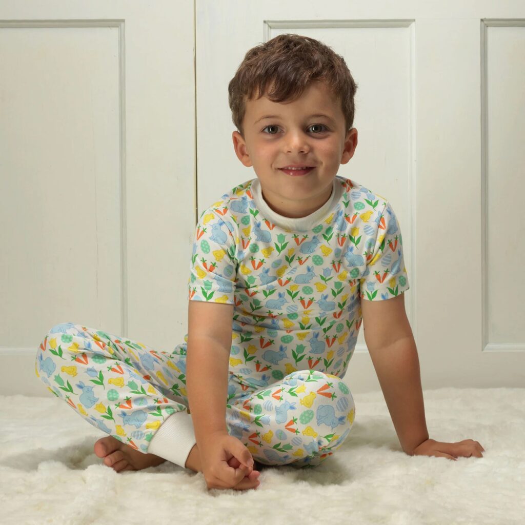 Children's spring pyjamas with a meadow floral print.