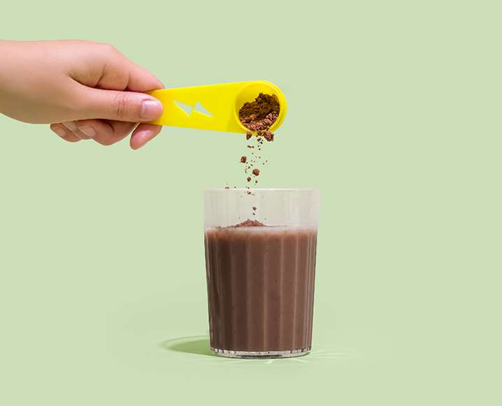 Close-up of a supplement label highlighting zero sugar content and high-quality ingredient sourcing.